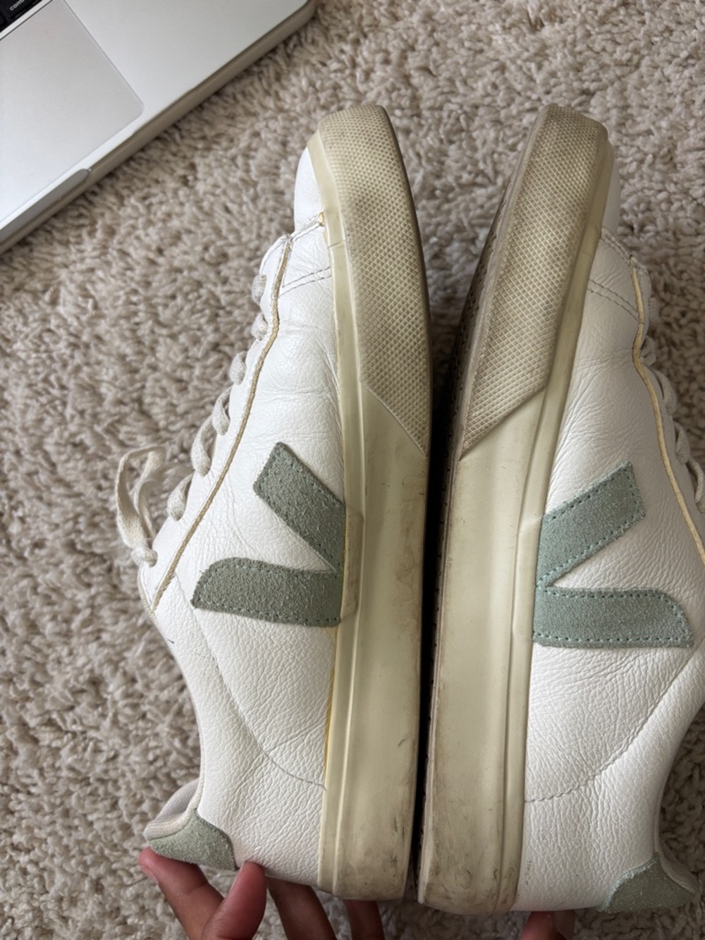 Veja Sneakers - Picture 6 of 8